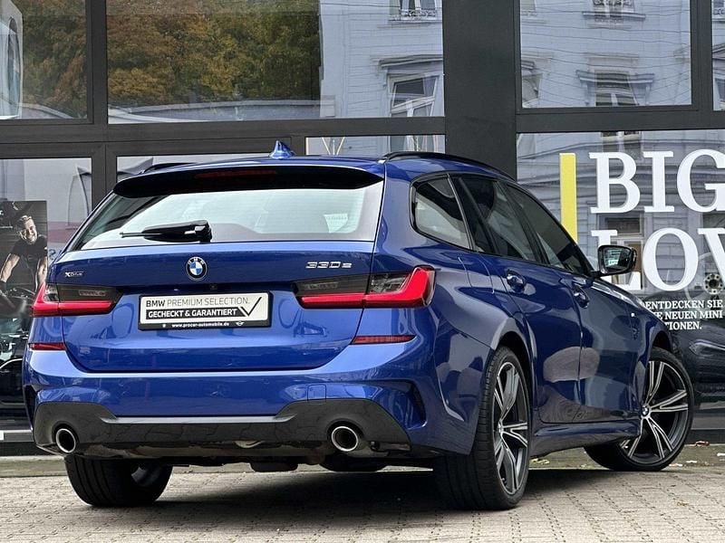 Gebraucht BMW 330e M Sport 184 PS (135 kW) 2021 Blau Kombi