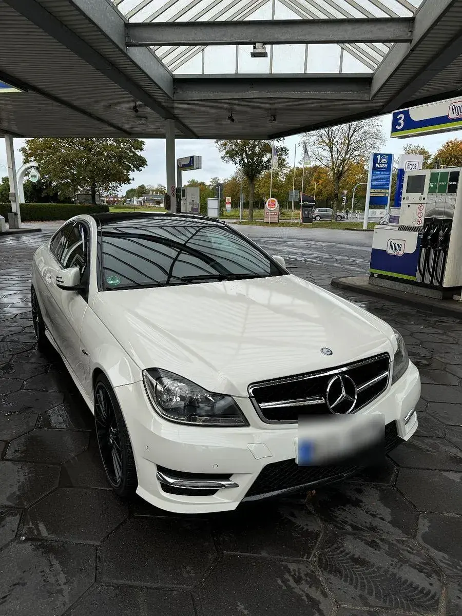 Gebraucht Mercedes C180 AMG 156 PS (114 kW) 2012 Weiß Coupé