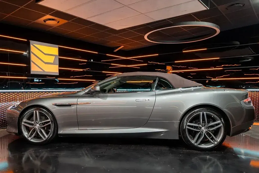Gebraucht Aston Martin Virage 498 PS (366 kW) 2012 Grau Cabrio