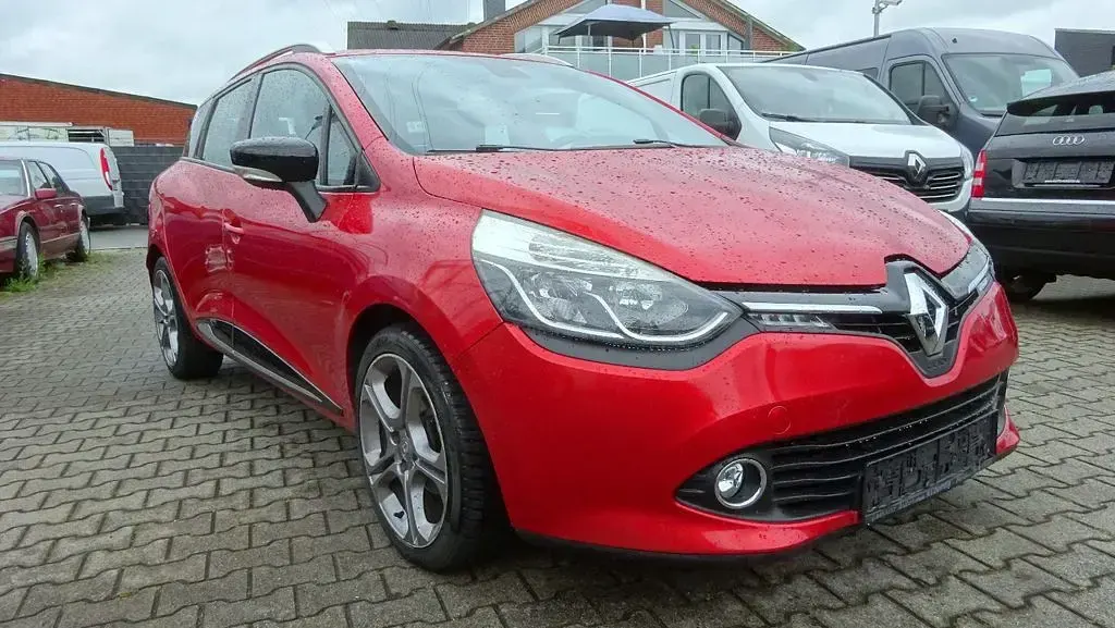 Gebraucht Renault Clio IV Luxe 90 PS (66 kW) 2013 Rot Limousine