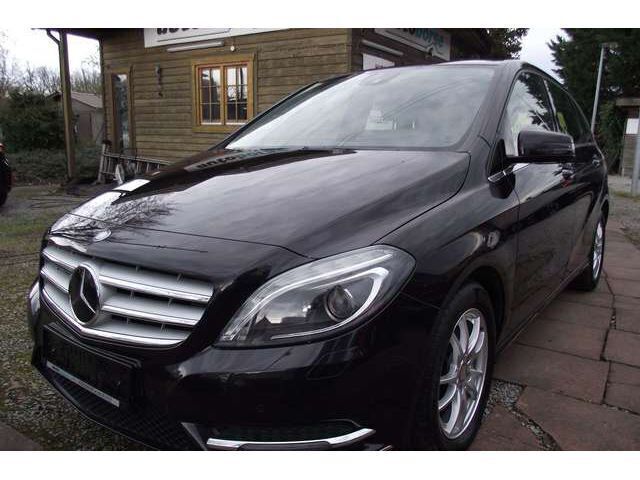 Nordlichtviolett Gebraucht 2013 Mercedes B220 Van / Kleinbus | 15.900 € (Etwas zu teuer) - Bild 1/1