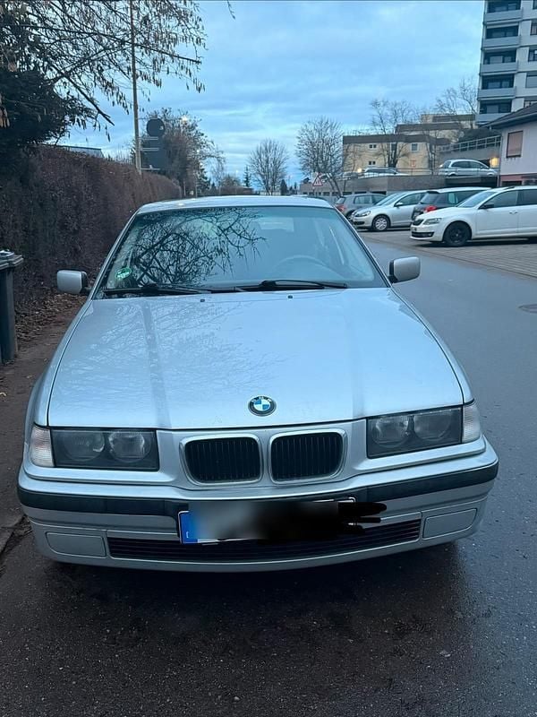 Gebraucht BMW 316 105 PS (77 kW) 2001 Silber