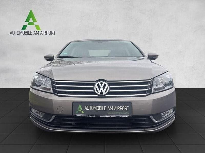 Gebraucht VW Passat Trendline 193 PS (141 kW) 2011 Andere Limousine