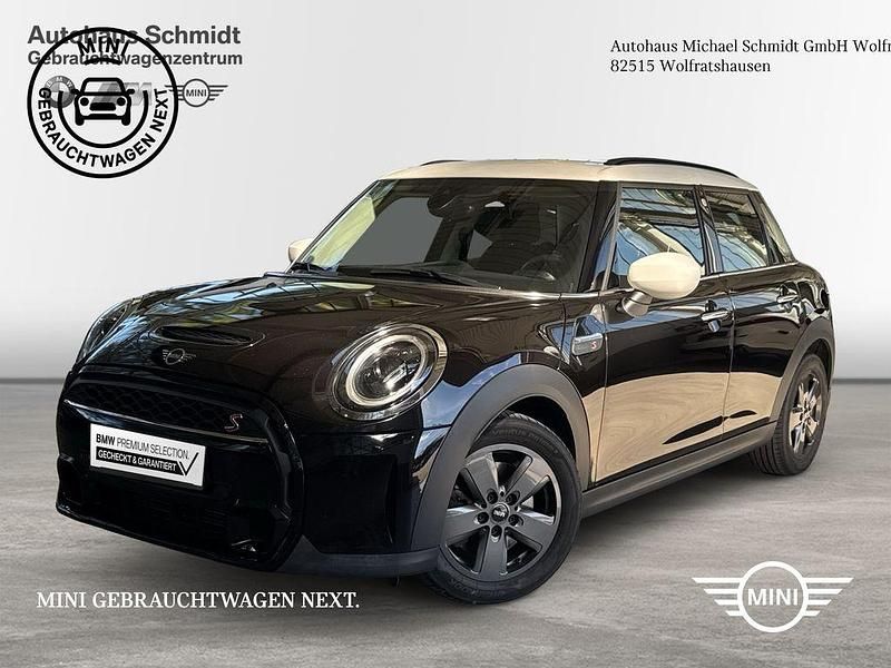 Midnight black (metallic) Gebraucht 2022 Mini Cooper S Kleinwagen | 22.990 € (Fairer Preis) - Bild 1/4