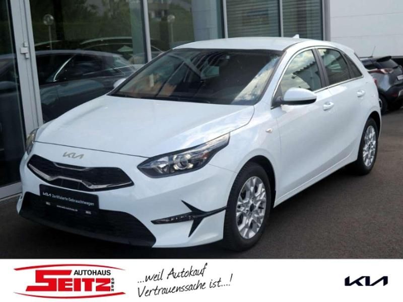 Gebraucht Kia Ceed Comfort 101 PS (74 kW) 2024 Weiß Kleinwagen