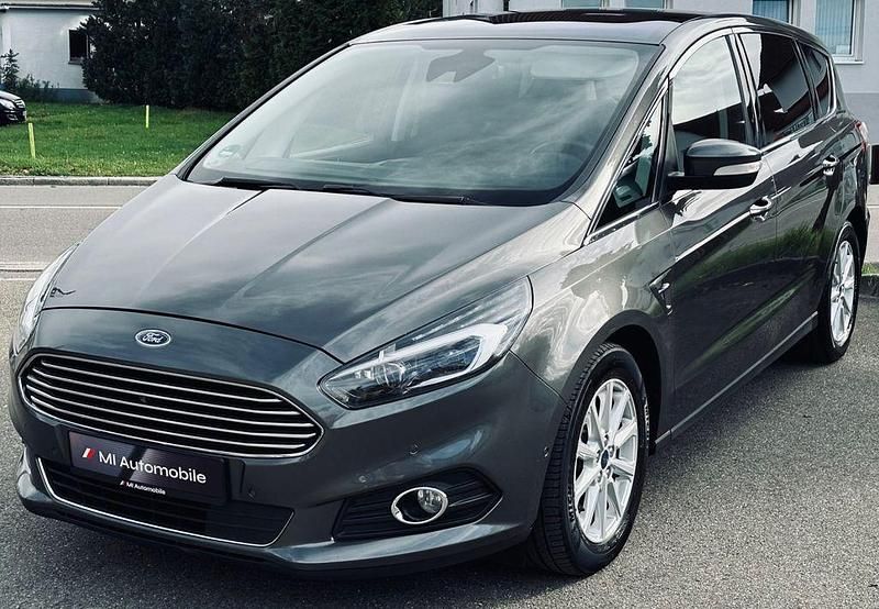Gebraucht Ford S-MAX Titanium 211 PS (155 kW) 2016 Grau Van / Kleinbus