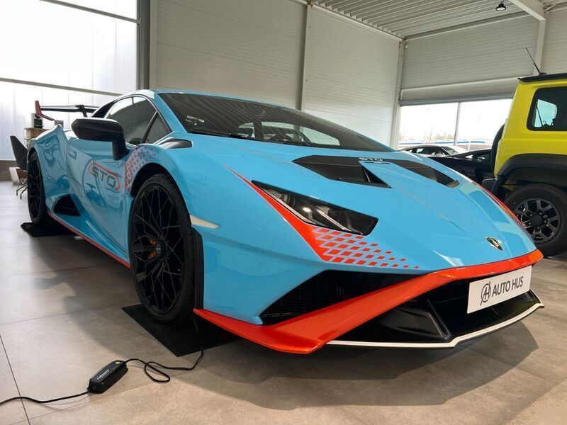 Second-hand Lamborghini Huracán 640 CP (470 kW) 2023 Albastru Coupe