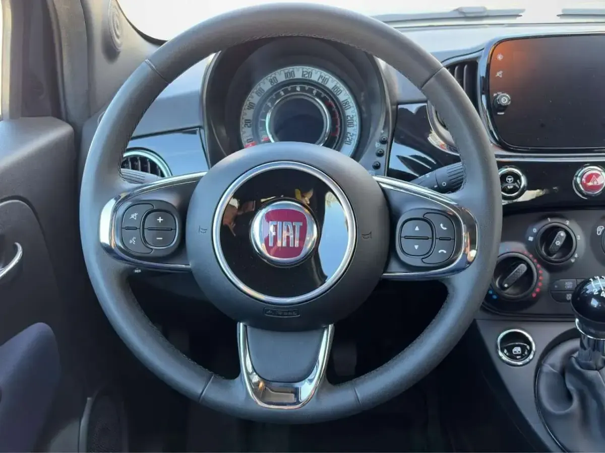 Gebraucht Fiat 500 69 PS (50 kW) 2021 Colore esterno vesuvio schwarz Kleinwagen