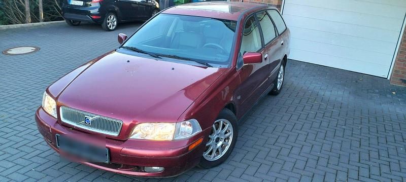 Gebraucht 2003 Volvo V40 Kombi | 500 € (Superpreis) - Bild 1/4