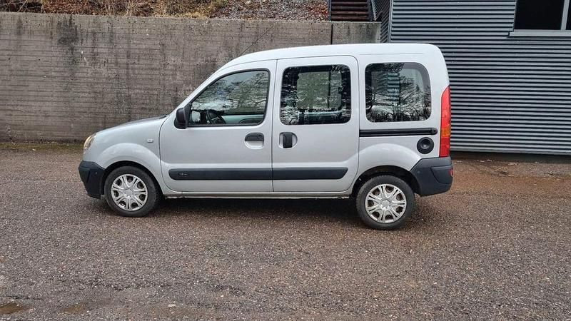 Grau Gebraucht 2009 Renault Kangoo Campus Van / Kleinbus | 2.900 € (Guter Preis) - Bild 1/4