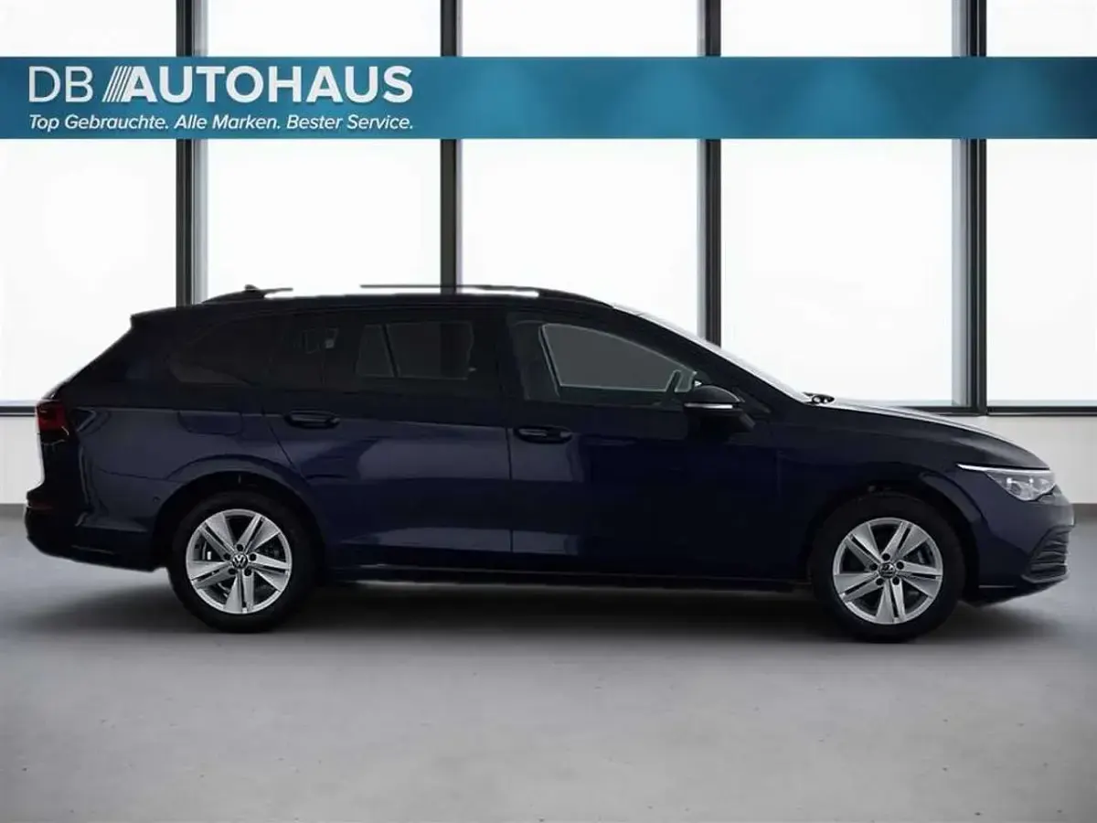 Gebraucht VW Golf VIII Life 150 PS (110 kW) 2024 Blau Kombi