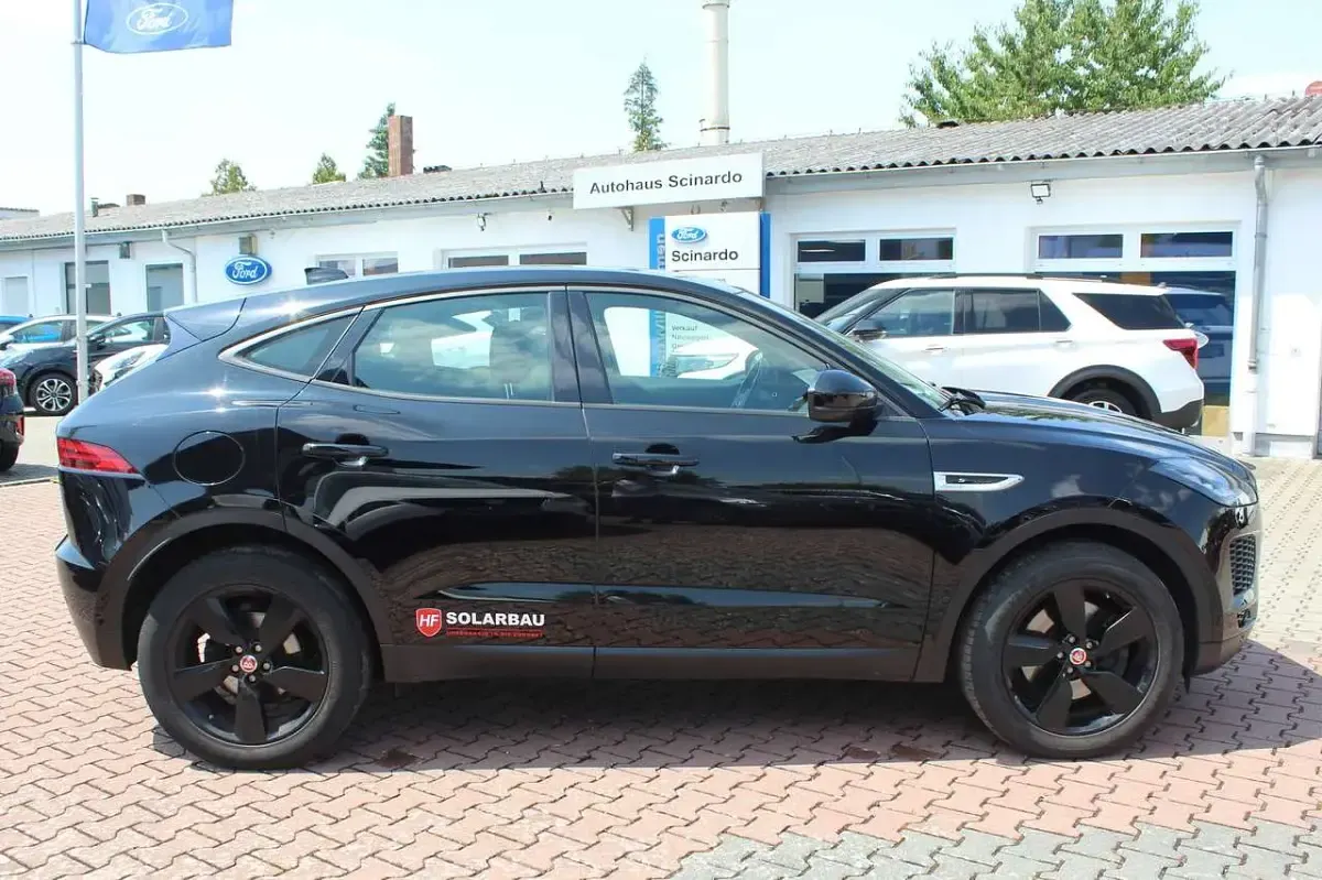 Używany Jaguar E-Pace S 200 KM (147 kW) 2019 Czarny SUV