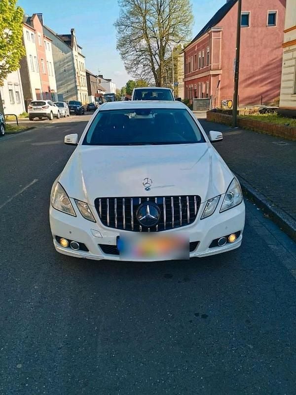 Second-hand Mercedes E220 170 CP (125 kW) 2011 Alb Berlinǎ