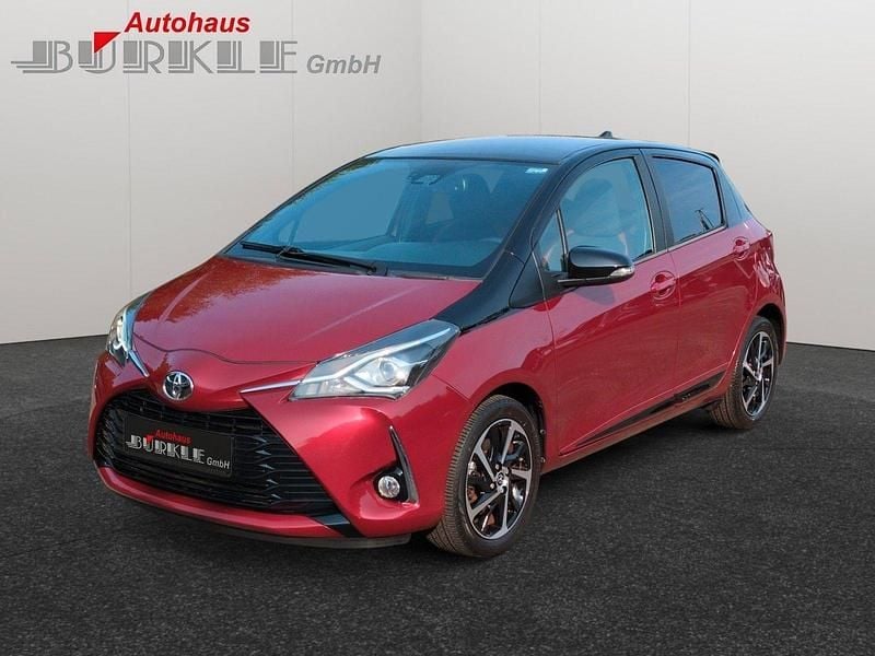 Rot Gebraucht 2020 Toyota Yaris Style Kleinwagen | 15.790 € (Fairer Preis) - Bild 1/4