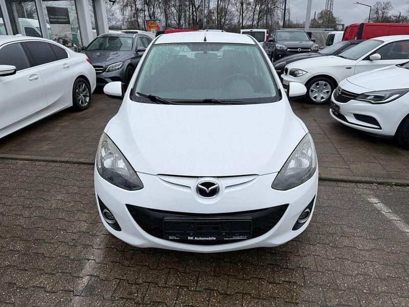 Gebraucht Mazda 2 Active 84 PS (61 kW) 2011 Weiß Kleinwagen