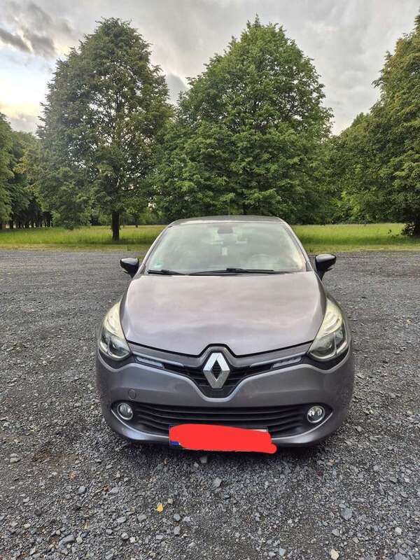 Grau Gebraucht 2014 Renault Clio IV Expression Kleinwagen | 6.000 € (Etwas zu teuer) - Bild 1/4