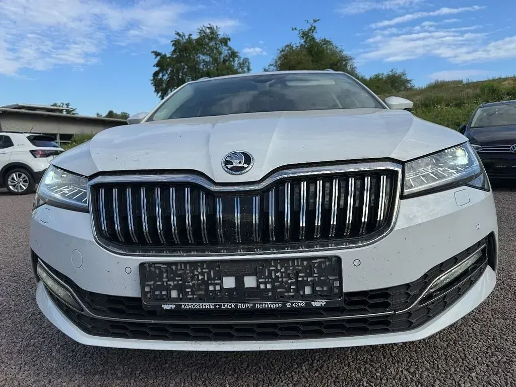 Gebraucht Skoda Superb Style 200 PS (147 kW) 2020 Weiß Kombi