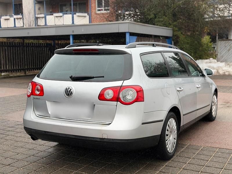 Gebraucht VW Passat 102 PS (75 kW) 2009 Silber Kombi