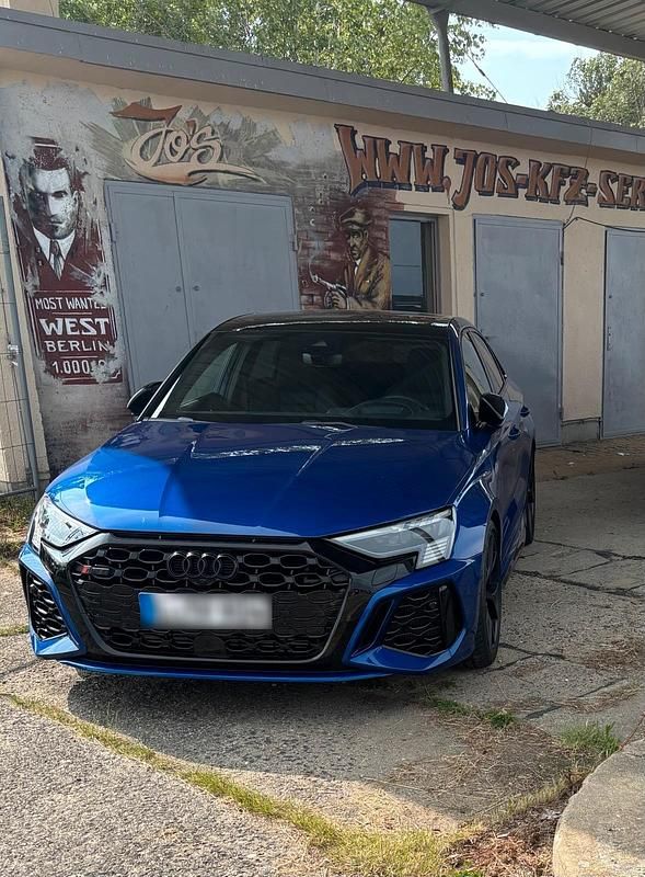Gebraucht Audi RS3 Sport 400 PS (294 kW) 2023 Blau Limousine