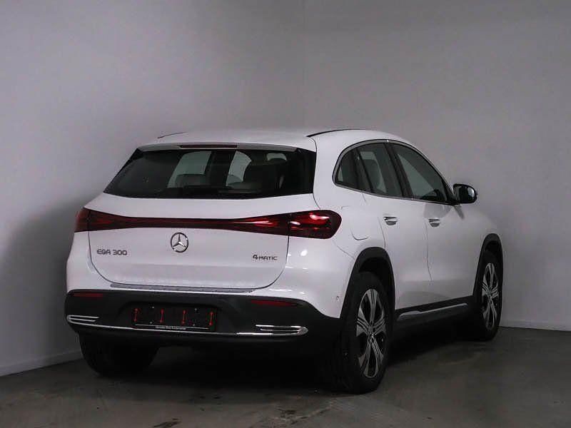 Gebraucht Mercedes EQA300 Advanced Plus 168 kW (229 PS) 2025 Weiß SUV