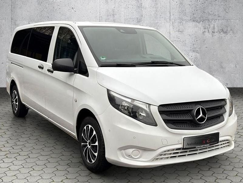 Weiß Gebraucht 2018 Mercedes Vito Van | 21.900 € (Teuer) - Bild 1/4