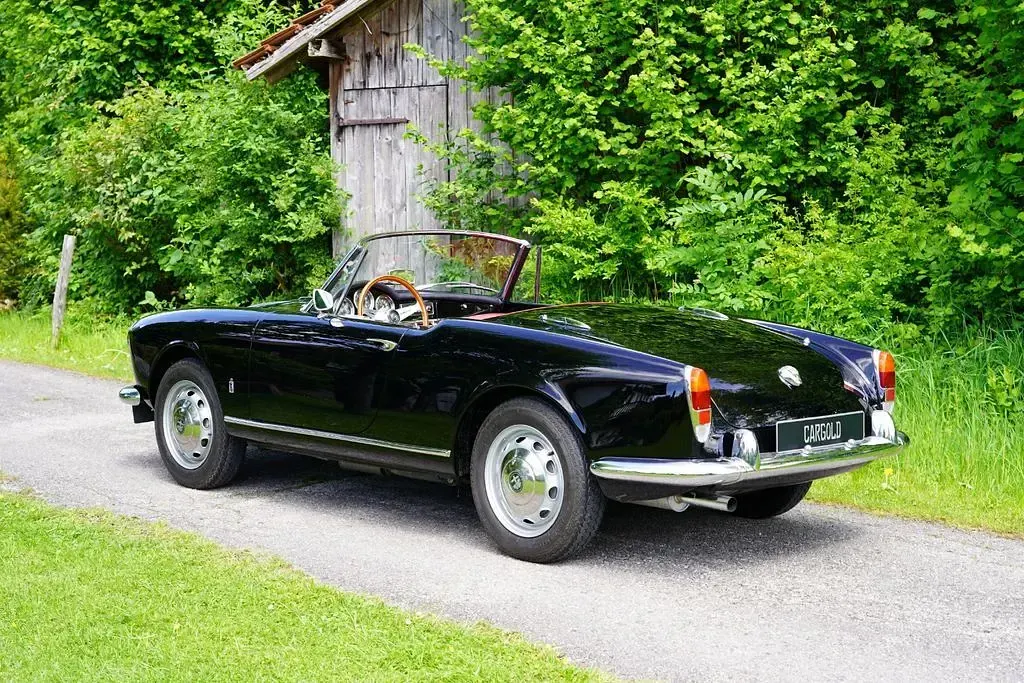 Gebraucht Alfa Romeo Giulia Spider Veloce 111 PS (81 kW) 1962 Schwarz Cabrio