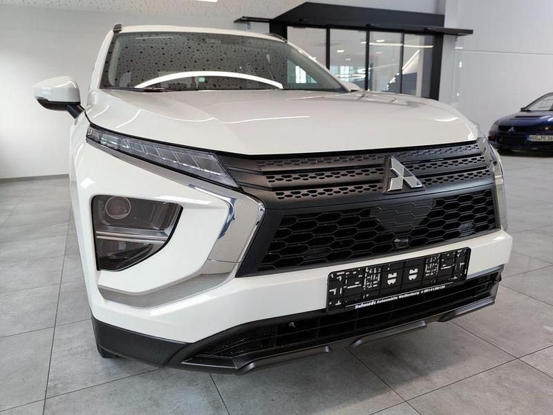 Anden weiß (weiss) Gebraucht 2022 Mitsubishi Eclipse Cross Basis SUV | 23.980 € - Bild 1/4