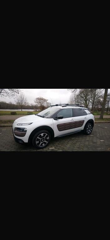 Weiß Gebraucht 2014 Citroën C4 Cactus Shine Edition Kleinwagen | 9.300 € (Teuer) - Bild 1/4