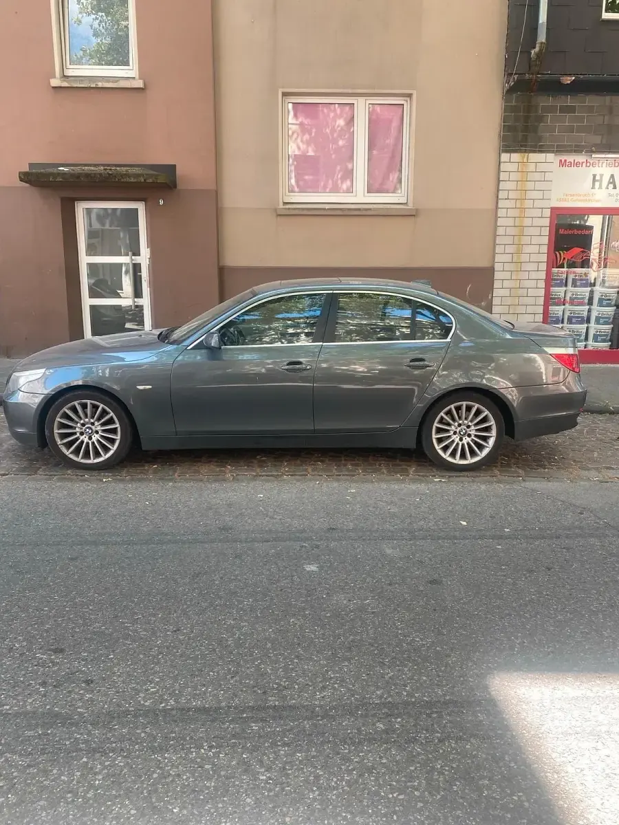 Gebraucht BMW 525 163 PS (119 kW) 2004 Grau Limousine