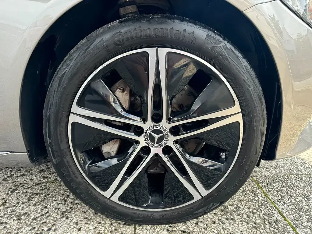 Gebraucht Mercedes C300 Avantgarde 194 PS (142 kW) 2020 Silber Limousine