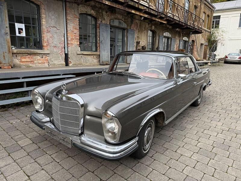 Gebraucht Mercedes 220 120 PS (88 kW) 1962 Grau Coupé