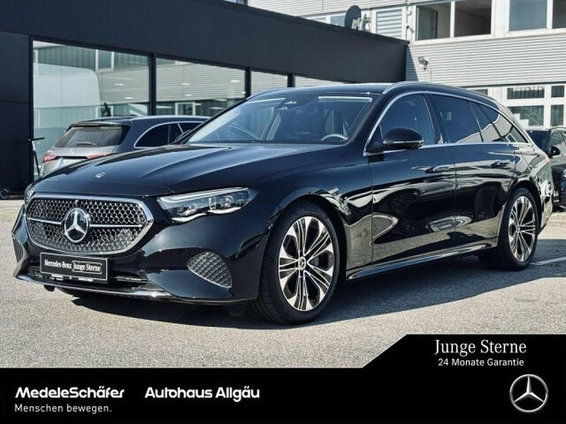 Lack obsidianschwarz (metallic) Gebraucht 2024 Mercedes E300 Avantgarde Kombi | 50.559 € (Superpreis) - Bild 1/4