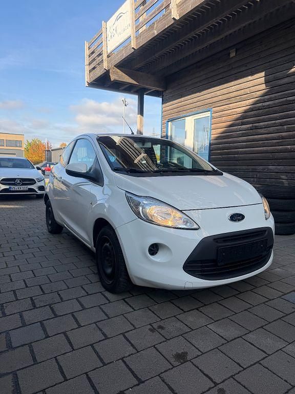 Gebraucht Ford Ka Trend 69 PS (50 kW) 2012 Weiß Kleinwagen