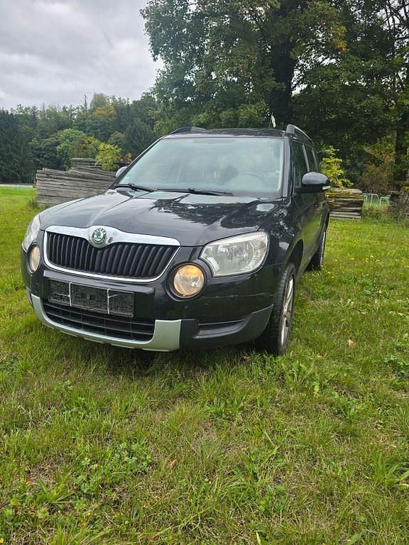 Schwarz Gebraucht 2010 Skoda Yeti Ambition SUV | 2.999 € (Superpreis) - Bild 1/4