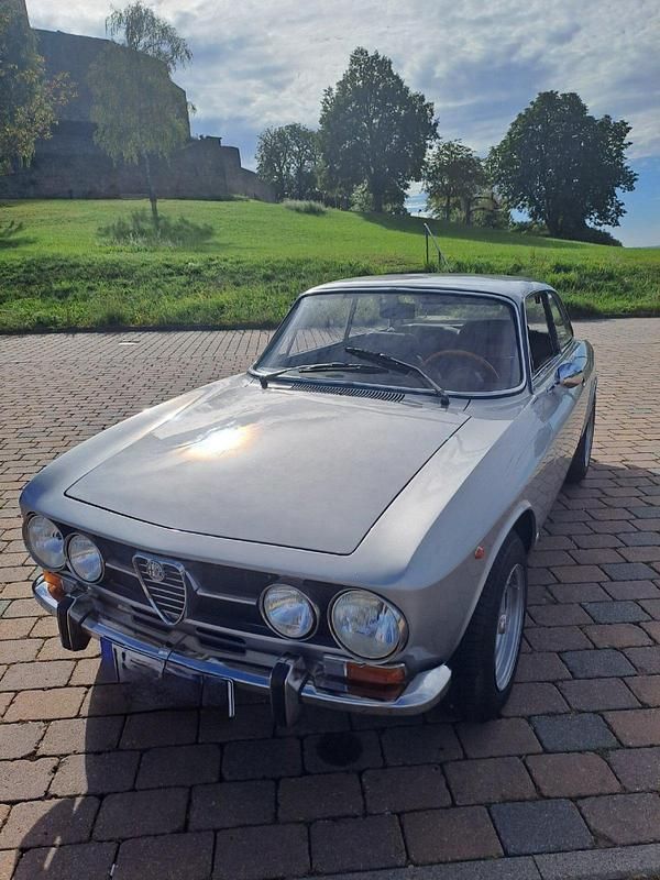 Gebraucht Alfa Romeo 1750 115 PS (84 kW) 1971 Silber Limousine