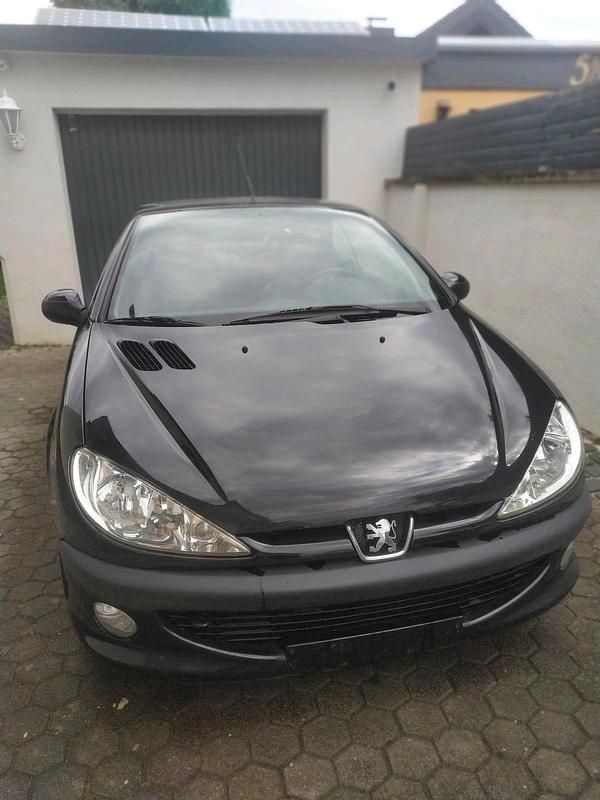 Schwarz Gebraucht 2001 Peugeot 206 CC Platinum Cabrio | 600 € (Guter Preis) - Bild 1/4