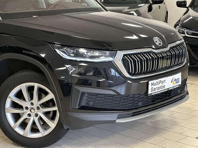 Gebraucht Skoda Kodiaq Sport 150 PS (110 kW) 2022 Schwarzmagic perleffekt SUV