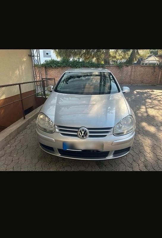 Silber Gebraucht 2005 VW Golf V Coupé | 5.550 € (Etwas zu teuer) - Bild 1/4