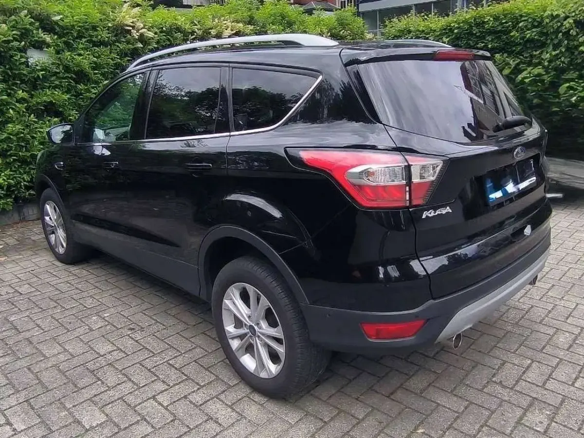 Gebraucht Ford Kuga Titanium 150 PS (110 kW) 2017 Schwarz SUV