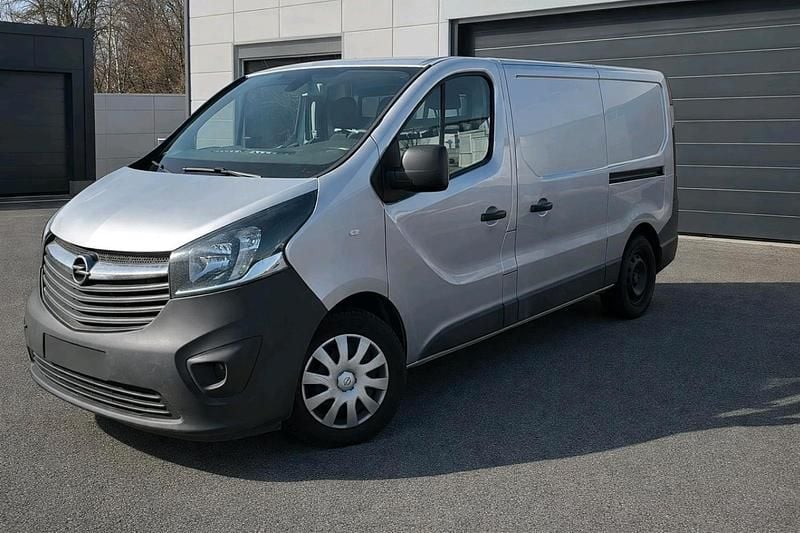 Gebraucht Opel Vivaro 145 PS (106 kW) 2018 Silber Van / Kleinbus