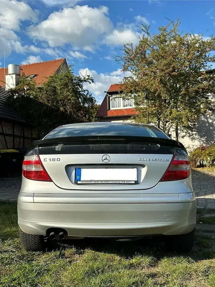 Gebraucht Mercedes C180 143 PS (105 kW) 2005 Silber Coupé