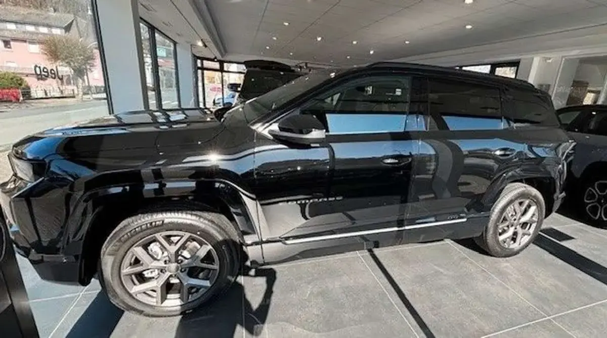 Nouvelle Jeep Compass 145 ch (106 kW) 2026 Noir SUV