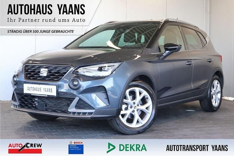 Grau Gebraucht 2024 Seat Arona FR SUV | 16.689 € (Guter Preis) - Bild 1/4