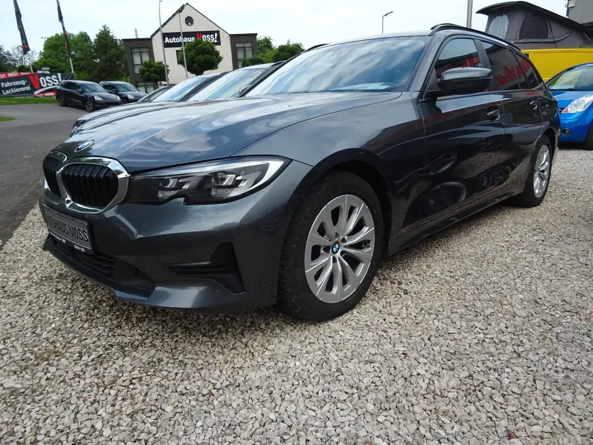 Gebraucht BMW 320 Advantage 190 PS (139 kW) 2022 Grau Kombi