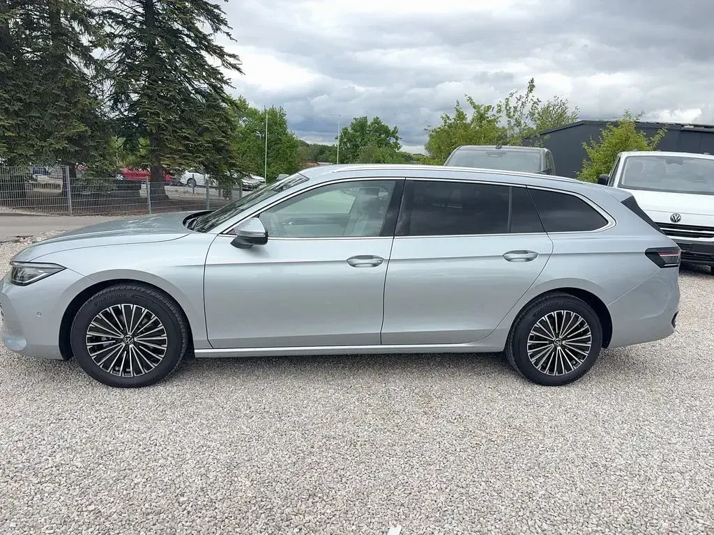 Używany VW Passat Elegance 150 KM (110 kW) 2025 Srebrny Kombi