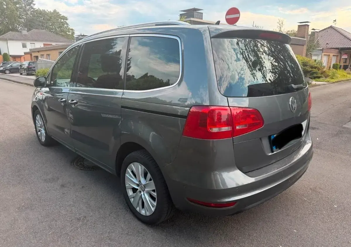 Gebraucht VW Sharan Life 140 PS (102 kW) 2013 Grau Van / Kleinbus