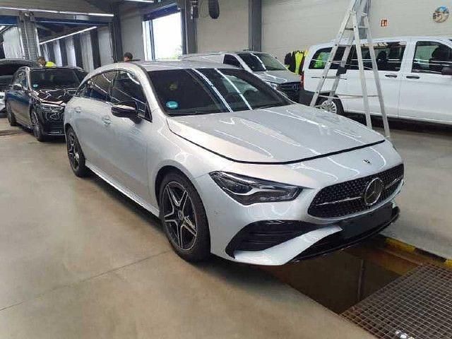 Gebraucht 2024 Mercedes CLA220 Shooting Brake Kombi | 39.880 € (Teuer) - Bild 1/4