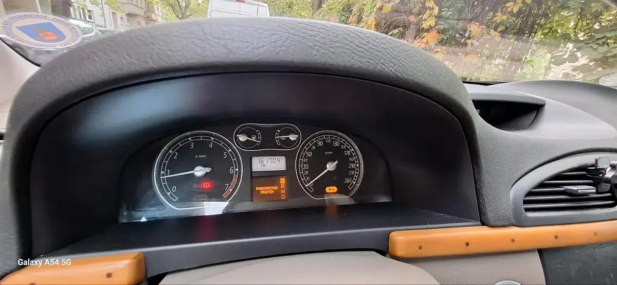 Gebraucht Renault Laguna II 135 PS (99 kW) 2005 Silber Kombi