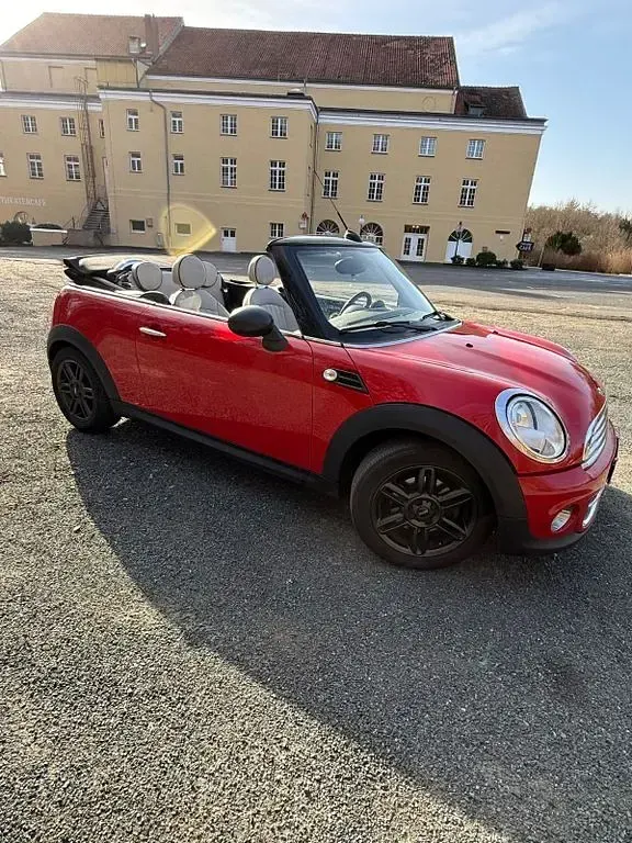 Käytetty Mini Cooper Cabriolet 122 HP (89 kW) 2011 Punainen Avoauto