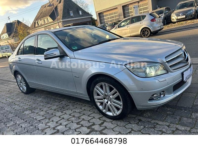 Gebraucht Mercedes C250 204 PS (150 kW) 2009 Silber Limousine